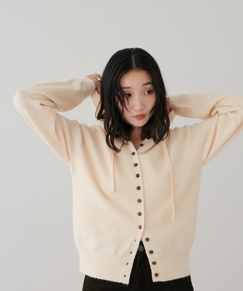 DISCOAT（ディスコート）の「フード付きニット（ニット/セーター・レディース・ネイビー/アイボリー/オレンジ系その他/ブラウン・FREE）」の11枚目の写真