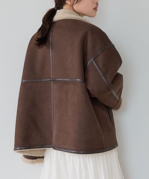 le.coeur blanc(ルクールブラン)の「フェイクムートンショートコート(ムートンコート・レディース・ブラウン/ブラック・38)」の7枚目の写真