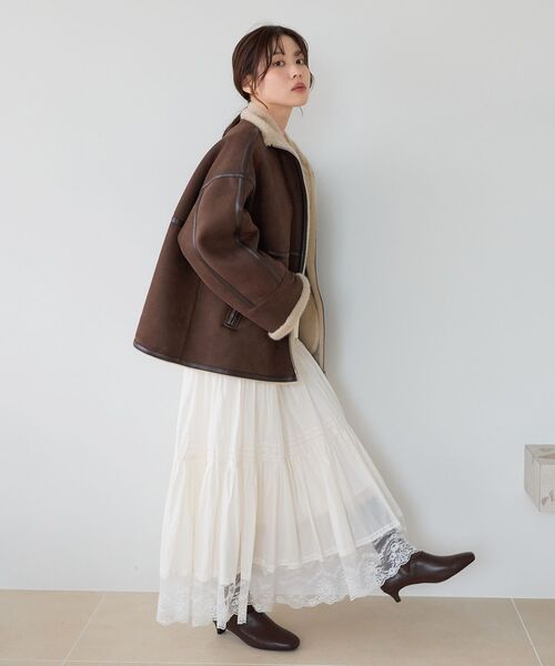 le.coeur blanc(ルクールブラン)の「フェイクムートンショートコート(ムートンコート・レディース・ブラウン/ブラック・38)」の10枚目の写真