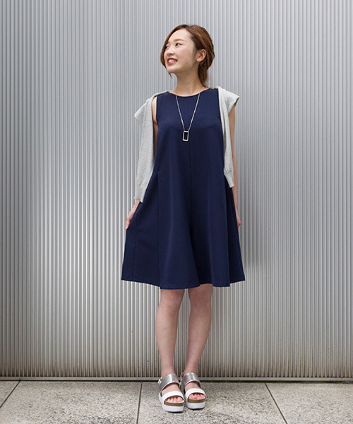 NATURAL BEAUTY BASIC（ナチュラルビューティーベーシック）の「【AneCan 6月号掲載】ファイン天竺ニットカーディガン（カーディガン/ボレロ・レディース・ブラック/ネイビー/ホワイト系その他/レッド系その他/グレー/ブルー/オレンジ系その他/ブルー系その他・MEDIUM/SMALL）」の22枚目の写真