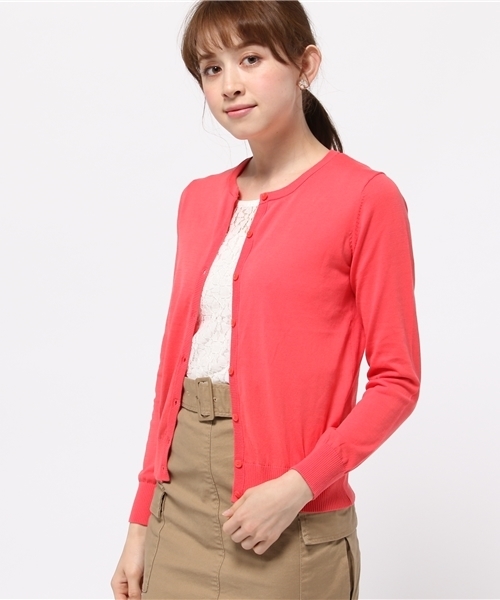 NATURAL BEAUTY BASIC（ナチュラルビューティーベーシック）の「【AneCan 6月号掲載】ファイン天竺ニットカーディガン（カーディガン/ボレロ・レディース・ブラック/ネイビー/ホワイト系その他/レッド系その他/グレー/ブルー/オレンジ系その他/ブルー系その他・MEDIUM/SMALL）」の7枚目の写真