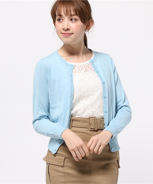 NATURAL BEAUTY BASIC（ナチュラルビューティーベーシック）の「【AneCan 6月号掲載】ファイン天竺ニットカーディガン（カーディガン/ボレロ・レディース・ブラック/ネイビー/ホワイト系その他/レッド系その他/グレー/ブルー/オレンジ系その他/ブルー系その他・MEDIUM/SMALL）」の5枚目の写真