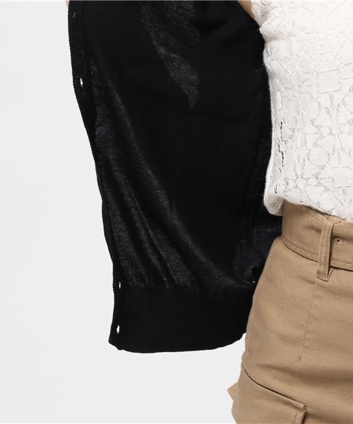 NATURAL BEAUTY BASIC（ナチュラルビューティーベーシック）の「【AneCan 6月号掲載】ファイン天竺ニットカーディガン（カーディガン/ボレロ・レディース・ブラック/ネイビー/ホワイト系その他/レッド系その他/グレー/ブルー/オレンジ系その他/ブルー系その他・MEDIUM/SMALL）」の11枚目の写真