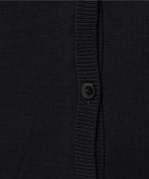 NATURAL BEAUTY BASIC（ナチュラルビューティーベーシック）の「【AneCan 6月号掲載】ファイン天竺ニットカーディガン（カーディガン/ボレロ・レディース・ブラック/ネイビー/ホワイト系その他/レッド系その他/グレー/ブルー/オレンジ系その他/ブルー系その他・MEDIUM/SMALL）」の12枚目の写真