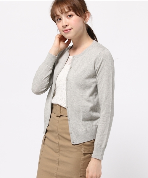 NATURAL BEAUTY BASIC（ナチュラルビューティーベーシック）の「【AneCan 6月号掲載】ファイン天竺ニットカーディガン（カーディガン/ボレロ・レディース・ブラック/ネイビー/ホワイト系その他/レッド系その他/グレー/ブルー/オレンジ系その他/ブルー系その他・MEDIUM/SMALL）」の19枚目の写真