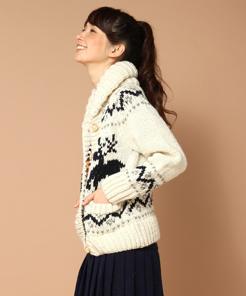 Khaju(カージュ)の「Khaju:ペルーハンドジャカードカーディガン □(カーディガン/ボレロ・レディース・オフホワイト/ブラウン・ONE SIZE)」の4枚目の写真