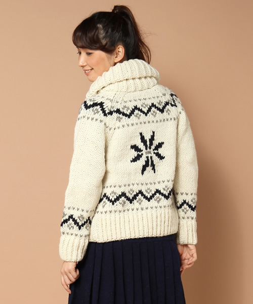 Khaju(カージュ)の「Khaju:ペルーハンドジャカードカーディガン □(カーディガン/ボレロ・レディース・オフホワイト/ブラウン・ONE SIZE)」の5枚目の写真