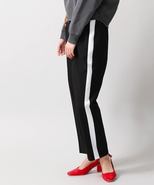 WEGO（ウィゴー）の「WEGO/タックサイドラインテーパードパンツ（スラックス・レディース・ライトグレー/ブラック/ライトベージュ/ライトピンク・MEDIUM/LARGE）」の17枚目の写真