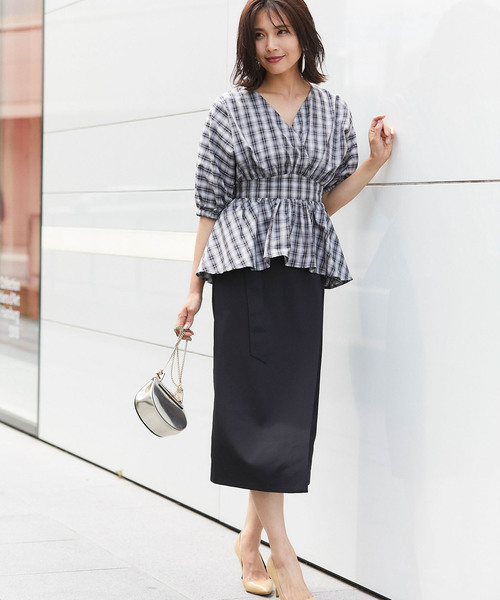 &. NOSTALGIA（アンドドットノスタルジア）の「ラップ風ベルト付きタイトスカート（スカート・レディース・ブラック/キャメル・FREE）」の3枚目の写真