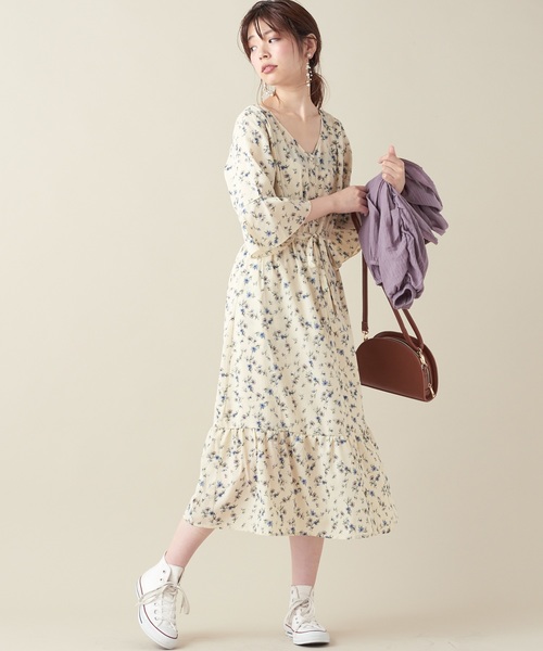 natural couture（ナチュラルクチュール）の「フレア袖ガウンワンピース（ワンピース・レディース・ブラック/イエロー/グリーン/アイボリー/レンガ・FREE）」の2枚目の写真