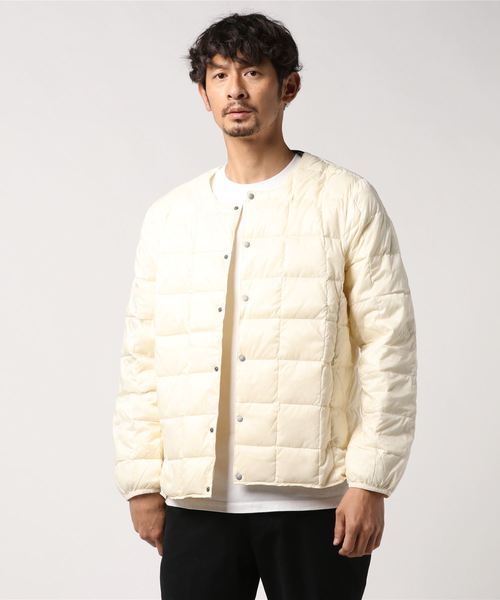 TAION(タイオン)の「【TAION】タイオン CREW NECK BUTTON DOWN JACKET (MENS)(ダウンジャケット/コート・メンズ・ブラック/ベージュ/ネイビー/パープル/グレー/カーキ/イエロー/レッド/グリーン/ブルーグリーン/ダークオレンジ/ブルー/ピンク/オフホワイト/マスタード・SMALL/MEDIUM/LARGE/X-LARGE)」の2枚目の写真