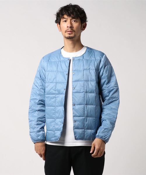 TAION(タイオン)の「【TAION】タイオン CREW NECK BUTTON DOWN JACKET (MENS)(ダウンジャケット/コート・メンズ・ブラック/ベージュ/ネイビー/パープル/グレー/カーキ/イエロー/レッド/グリーン/ブルーグリーン/ダークオレンジ/ブルー/ピンク/オフホワイト/マスタード・SMALL/MEDIUM/LARGE/X-LARGE)」の9枚目の写真