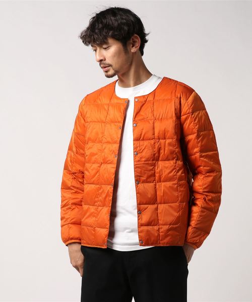TAION(タイオン)の「【TAION】タイオン CREW NECK BUTTON DOWN JACKET (MENS)(ダウンジャケット/コート・メンズ・ブラック/ベージュ/ネイビー/パープル/グレー/カーキ/イエロー/レッド/グリーン/ブルーグリーン/ダークオレンジ/ブルー/ピンク/オフホワイト/マスタード・SMALL/MEDIUM/LARGE/X-LARGE)」の15枚目の写真