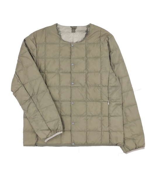 TAION(タイオン)の「【TAION】タイオン CREW NECK BUTTON DOWN JACKET (MENS)(ダウンジャケット/コート・メンズ・ブラック/ベージュ/ネイビー/パープル/グレー/カーキ/イエロー/レッド/グリーン/ブルーグリーン/ダークオレンジ/ブルー/ピンク/オフホワイト/マスタード・SMALL/MEDIUM/LARGE/X-LARGE)」の19枚目の写真