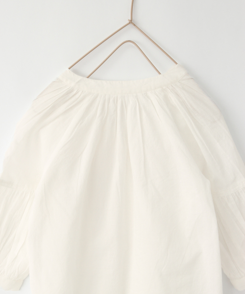 LOWRYS FARM（ローリーズファーム）の「ボイルマエアキチュニック　832743（Tシャツ/カットソー・キッズ・オフホワイト/ブラック/グリーン/パープル/ブルー/マスタード・100/110/120/SMALL/LARGE/MEDIUM）」の14枚目の写真