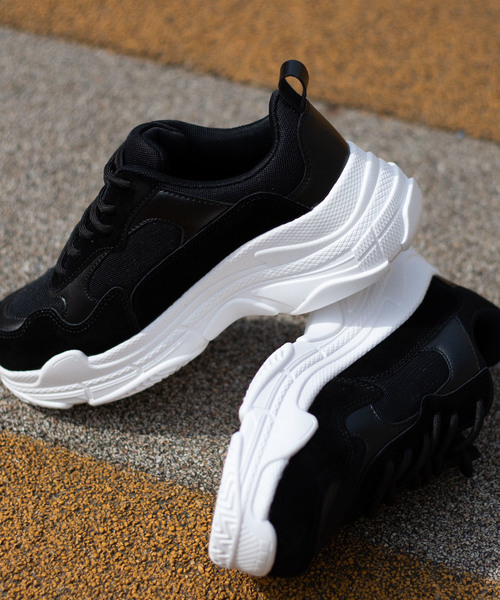 WEGO(ウィゴー)の「WEGO/厚底ボリュームスニーカー(スニーカー・レディース・ホワイト/ブラック/その他1/その他2/ベージュ/ライトパープル・SMALL/MEDIUM/LARGE)」の3枚目の写真