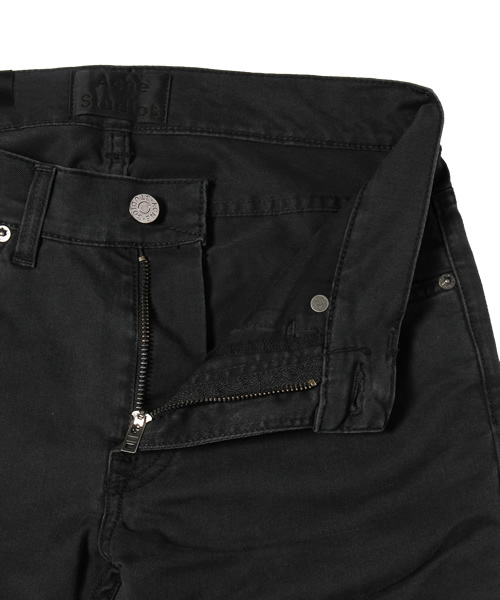 ACNE（アクネ）の「ACE UPS BLACK（デニムパンツ・メンズ・ブラック・30inch/28inch/29inch）」の9枚目の写真