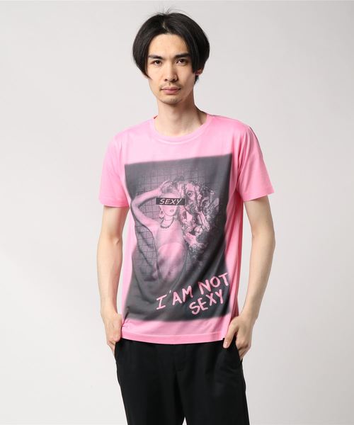 おしゃれスタ(オシャレスタ)の「ネオンカラーガールズフォトプリントクルーネックTシャツ(KU)(Tシャツ/カットソー・メンズ・ピンク系その他/サックスブルー/オレンジ/ピンク/ブルー系その他/オレンジ系その他・M/L)」の4枚目の写真