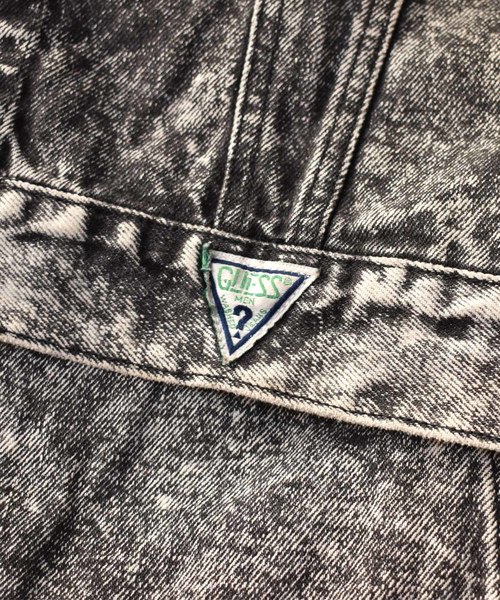 Guess（ゲス）の「【ヴィンテージ古着】90's GUESS/ゲス デニムジャケット（デニムジャケット・メンズ・ブラック・LARGE）」の3枚目の写真