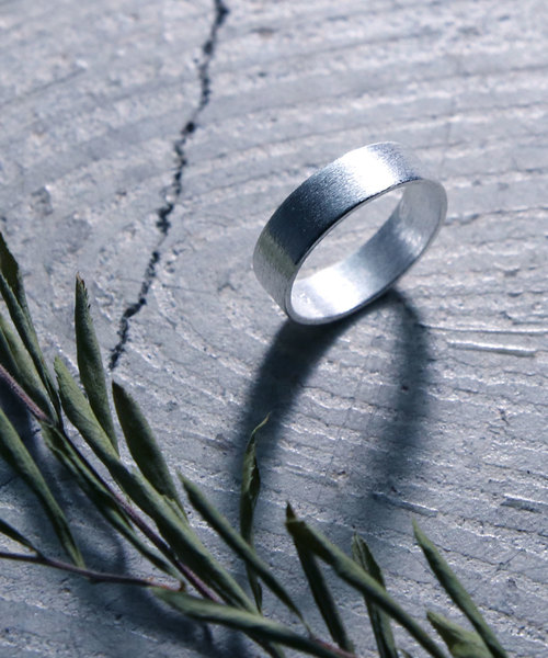 YArKA（ヤーカ）の「【YArKA/ヤーカ】silver925 5mm plane ring [pwo]/シルバー925 5ミリプレーンリング（リング・レディース・その他11/その他12/シルバー/ゴールド・#11/#13/#15/#23/#21/#19/#17/#7/#9）」の14枚目の写真