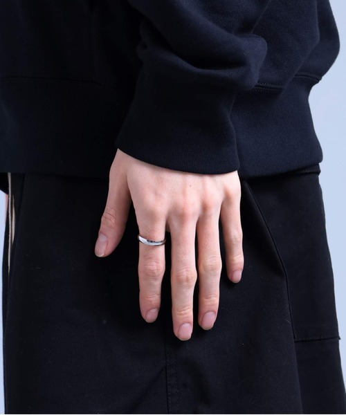 LION HEART(ライオンハート)の「【限定展開】“LH-1”デュオリング/サージカルステンレス(金属アレルギー対応)【LION HEART / ライオンハート】(リング・メンズ・ブラック系その他/シルバー系その他/ブラック系その他2/ブラック系その他3/シルバー系その他2/シルバー系その他3/シルバー系その他4/シルバー系その他5・#13/#21/#17/#19/#15/#11/#23/#9/27号/25号)」の12枚目の写真