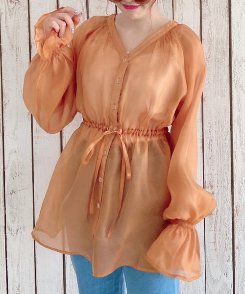 EPIMI E'PIMMY(エピミエピミー)の「《復刻》シアーVネッククリオネブラウス(シャツ/ブラウス・レディース・オフホワイト/オレンジ/ラベンダー/ピンクベージュ/ベージュ/ブラック/グレイッシュベージュ・MEDIUM)」の7枚目の写真