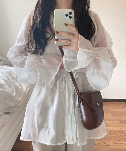 EPIMI E'PIMMY(エピミエピミー)の「《復刻》シアーVネッククリオネブラウス(シャツ/ブラウス・レディース・オフホワイト/オレンジ/ラベンダー/ピンクベージュ/ベージュ/ブラック/グレイッシュベージュ・MEDIUM)」の14枚目の写真