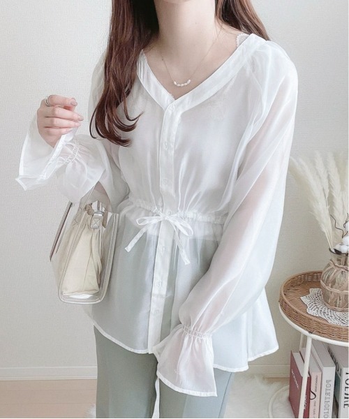 EPIMI E'PIMMY(エピミエピミー)の「《復刻》シアーVネッククリオネブラウス(シャツ/ブラウス・レディース・オフホワイト/オレンジ/ラベンダー/ピンクベージュ/ベージュ/ブラック/グレイッシュベージュ・MEDIUM)」の16枚目の写真