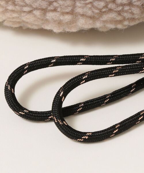 UNIVERSAL OVERALL（ユニバーサルオーバーオール）の「【SHIPS any別注】UNIVERSAL OVERALL:ボア巾着バッグ◇◇（ハンドバッグ・レディース・ベージュ/ナチュラル・ONE SIZE）」の5枚目の写真