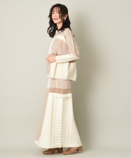 INTERPLANET（インタープラネット）の「パッチワーククルーネックプルオーバー（ニット/セーター・レディース・グレイッシュブルー/オフホワイト/アイボリー・FREE）」の8枚目の写真