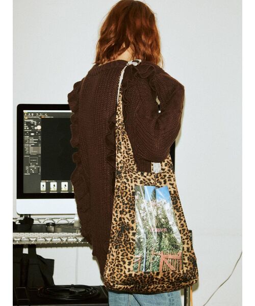 jouetie（ジュエティ）の「フリルニットチュニック（ニット/セーター・レディース・アイボリー/ブラック/ライトブルー/ブラウン・MEDIUM）」の14枚目の写真