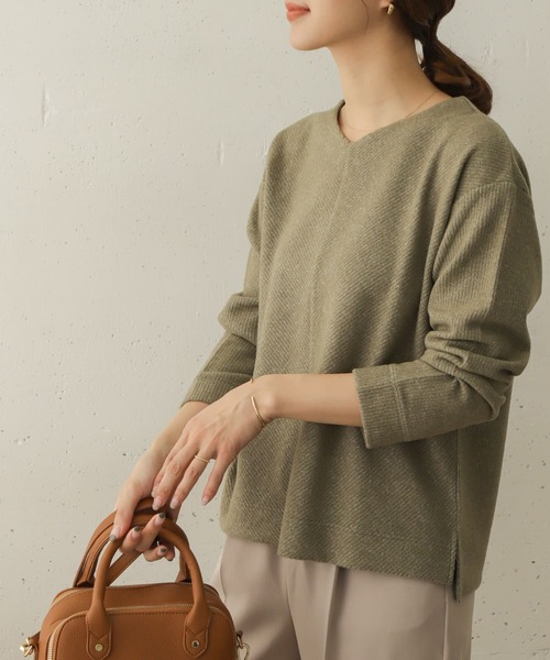 URBAN RESEARCH DOORS(アーバンリサーチドアーズ)の「Vネックリブプルオーバー∴(Tシャツ/カットソー・レディース・チャコールグレー/ベージュ/カーキ/アイボリー・ONE)」の5枚目の写真
