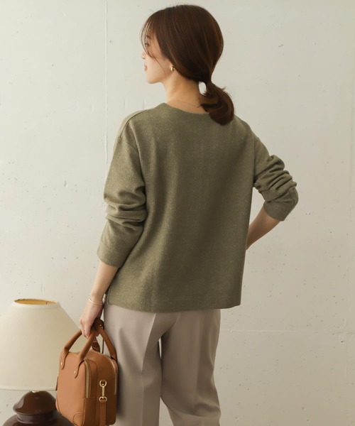 URBAN RESEARCH DOORS(アーバンリサーチドアーズ)の「Vネックリブプルオーバー∴(Tシャツ/カットソー・レディース・チャコールグレー/ベージュ/カーキ/アイボリー・ONE)」の6枚目の写真