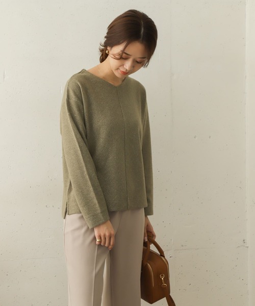 URBAN RESEARCH DOORS(アーバンリサーチドアーズ)の「Vネックリブプルオーバー∴(Tシャツ/カットソー・レディース・チャコールグレー/ベージュ/カーキ/アイボリー・ONE)」の8枚目の写真