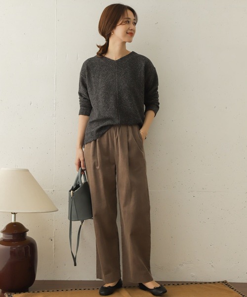 URBAN RESEARCH DOORS(アーバンリサーチドアーズ)の「Vネックリブプルオーバー∴(Tシャツ/カットソー・レディース・チャコールグレー/ベージュ/カーキ/アイボリー・ONE)」の16枚目の写真