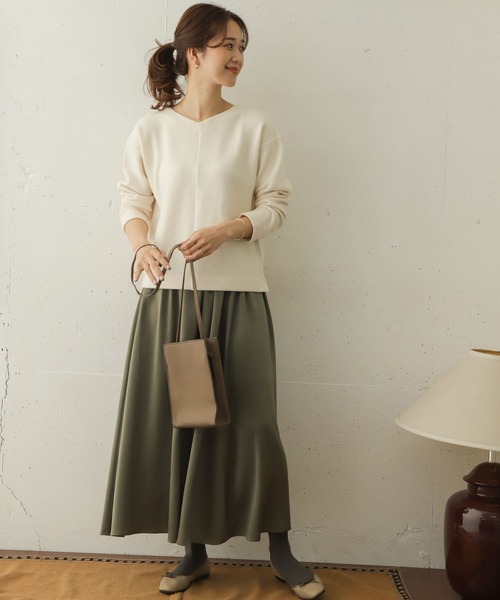 URBAN RESEARCH DOORS(アーバンリサーチドアーズ)の「Vネックリブプルオーバー∴(Tシャツ/カットソー・レディース・チャコールグレー/ベージュ/カーキ/アイボリー・ONE)」の22枚目の写真