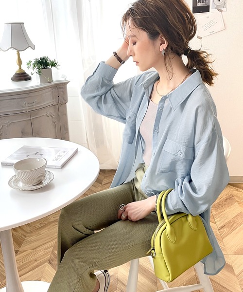 きらり、光沢感。ゆったりシアーシャツ