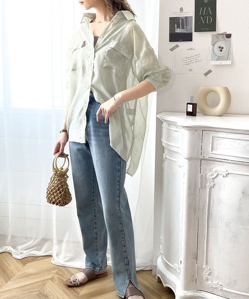 classicalelf（クラシカルエルフ）の「きらり、光沢感。ゆったりシアー素材シャツ（シャツ/ブラウス・レディース・ブラック/オフホワイト/グレー系その他/グレイッシュベージュ/グレイッシュブルー・MEDIUM/LARGE/X-LARGE/SMALL）」の13枚目の写真