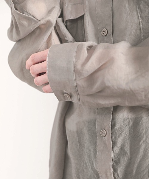 classicalelf（クラシカルエルフ）の「きらり、光沢感。ゆったりシアー素材シャツ（シャツ/ブラウス・レディース・ブラック/オフホワイト/グレー系その他/グレイッシュベージュ/グレイッシュブルー・MEDIUM/LARGE/X-LARGE/SMALL）」の20枚目の写真