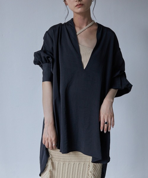 Solace（ソレイス）の「キーネックボリュームブラウス/solace（シャツ/ブラウス・レディース・ホワイト/ブラック・FREE）」の2枚目の写真