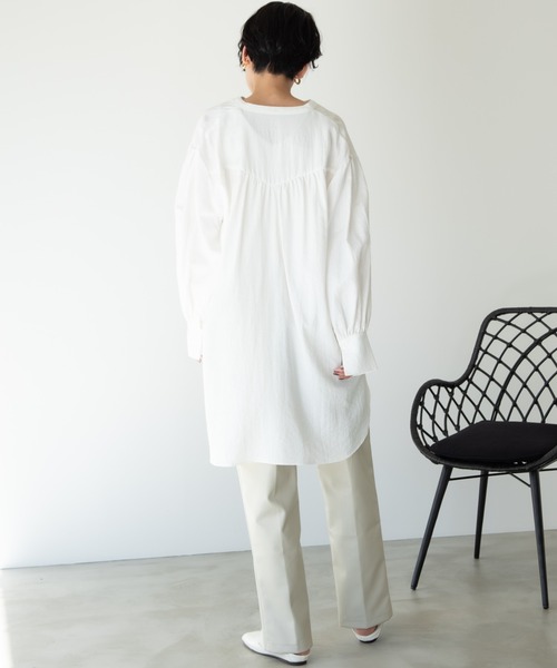 Solace（ソレイス）の「キーネックボリュームブラウス/solace（シャツ/ブラウス・レディース・ホワイト/ブラック・FREE）」の19枚目の写真