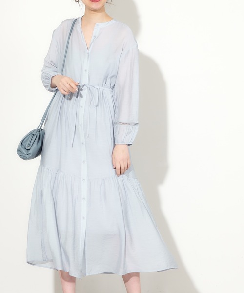 natural couture（ナチュラルクチュール）の「たっぷりギャザー2WAYティアードシャツワンピース（ワンピース・レディース・ブラック/ベージュ/オフホワイト/サックスブルー・FREE）」の4枚目の写真