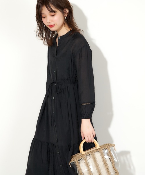 natural couture（ナチュラルクチュール）の「たっぷりギャザー2WAYティアードシャツワンピース（ワンピース・レディース・ブラック/ベージュ/オフホワイト/サックスブルー・FREE）」の2枚目の写真
