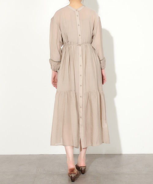 natural couture（ナチュラルクチュール）の「たっぷりギャザー2WAYティアードシャツワンピース（ワンピース・レディース・ブラック/ベージュ/オフホワイト/サックスブルー・FREE）」の12枚目の写真