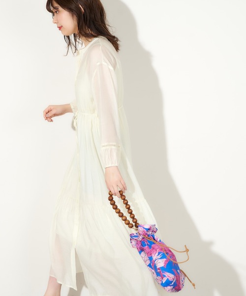 natural couture（ナチュラルクチュール）の「たっぷりギャザー2WAYティアードシャツワンピース（ワンピース・レディース・ブラック/ベージュ/オフホワイト/サックスブルー・FREE）」の17枚目の写真