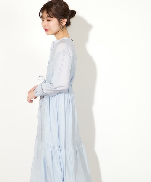 natural couture（ナチュラルクチュール）の「たっぷりギャザー2WAYティアードシャツワンピース（ワンピース・レディース・ブラック/ベージュ/オフホワイト/サックスブルー・FREE）」の15枚目の写真