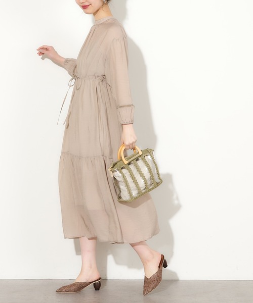 natural couture（ナチュラルクチュール）の「たっぷりギャザー2WAYティアードシャツワンピース（ワンピース・レディース・ブラック/ベージュ/オフホワイト/サックスブルー・FREE）」の7枚目の写真