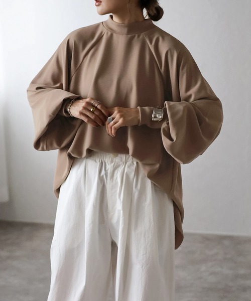 Bonjour Sagan(ボンジュールサガン)の「オーバードレープブラウス(シャツ/ブラウス・レディース・オフホワイト/ネイビー/ベージュ/ブラック・FREE)」の4枚目の写真