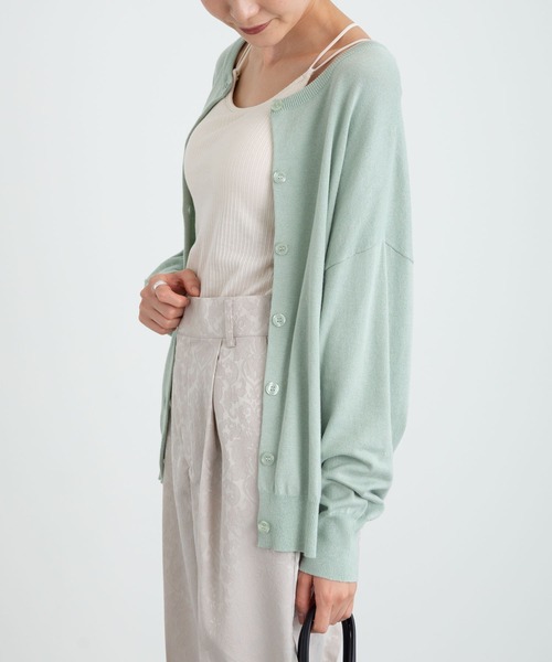 earth music&ecology（アースミュージックアンドエコロジー）の「【WEB限定】2WAYクルーネックニットカーディガン ＊（カーディガン/ボレロ・レディース・ブラック/ネイビー/ブラウン/レッド/オフホワイト/サックスブルー/ピンク/ターコイズブルー/ブルー/グリーン/ミント/マスタード/ラベンダー/ピンクベージュ/オレンジ系その他/その他8/ロイヤルブルー/ライトベージュ/チェリーレッド/ライトグレー系1/ライトグレー系2・SMALL/MEDIUM）」の8枚目の写真