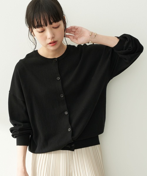 earth music&ecology（アースミュージックアンドエコロジー）の「【WEB限定】2WAYクルーネックニットカーディガン ＊（カーディガン/ボレロ・レディース・ブラック/ネイビー/ブラウン/レッド/オフホワイト/サックスブルー/ピンク/ターコイズブルー/ブルー/グリーン/ミント/マスタード/ラベンダー/ピンクベージュ/オレンジ系その他/その他8/ロイヤルブルー/ライトベージュ/チェリーレッド/ライトグレー系1/ライトグレー系2・SMALL/MEDIUM）」の2枚目の写真